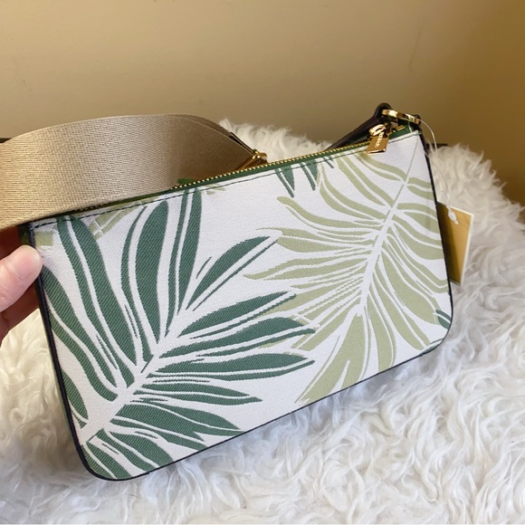 Michael Kors Jet Set Logo 3 in 1 Crossbody Bag - Picture 4 of 10